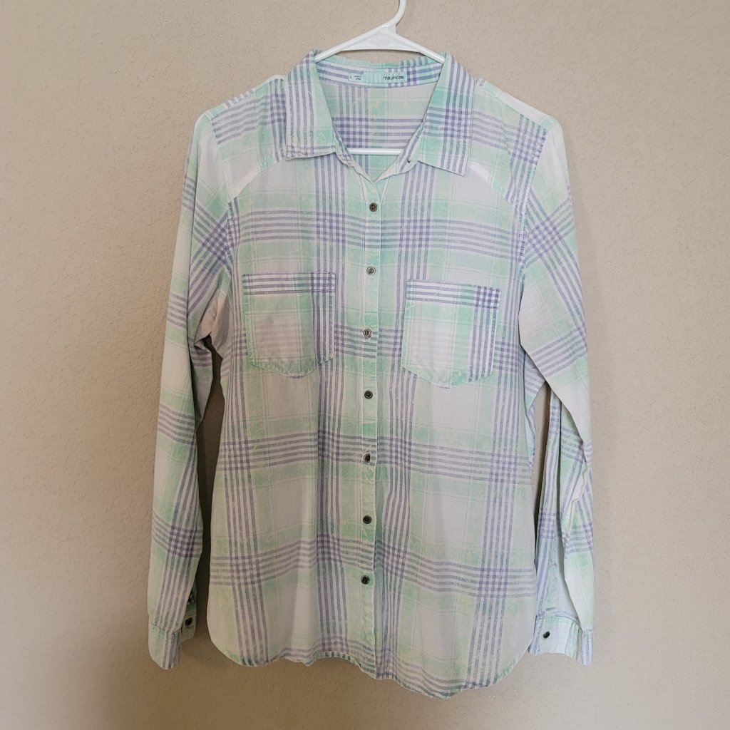 Lightweight Button-Up